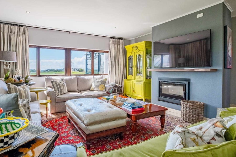 5 Bedroom Property for Sale in Oubaai Western Cape